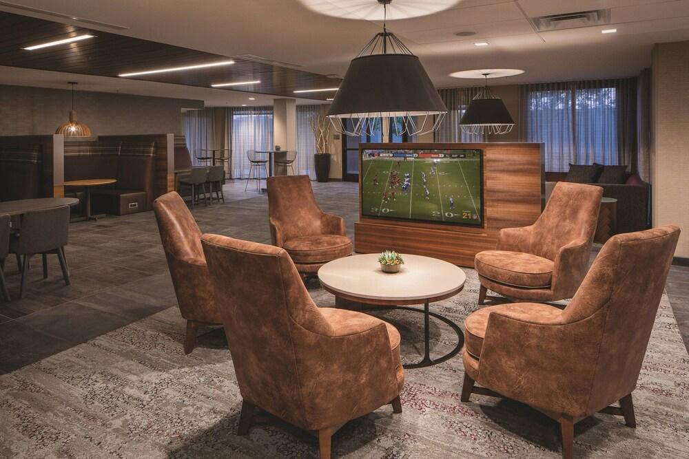 Готель Courtyard Portland East Fairview Екстер'єр фото