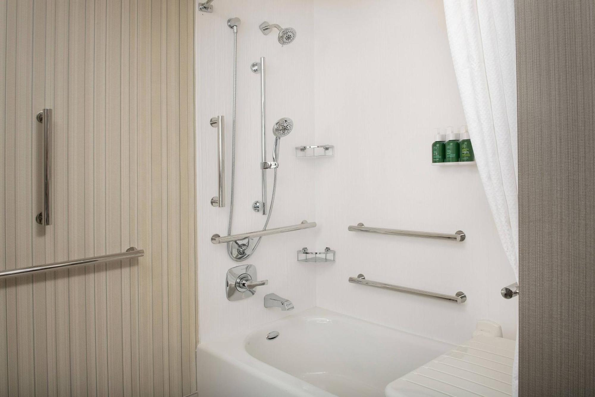 Готель Courtyard Portland East Fairview Екстер'єр фото