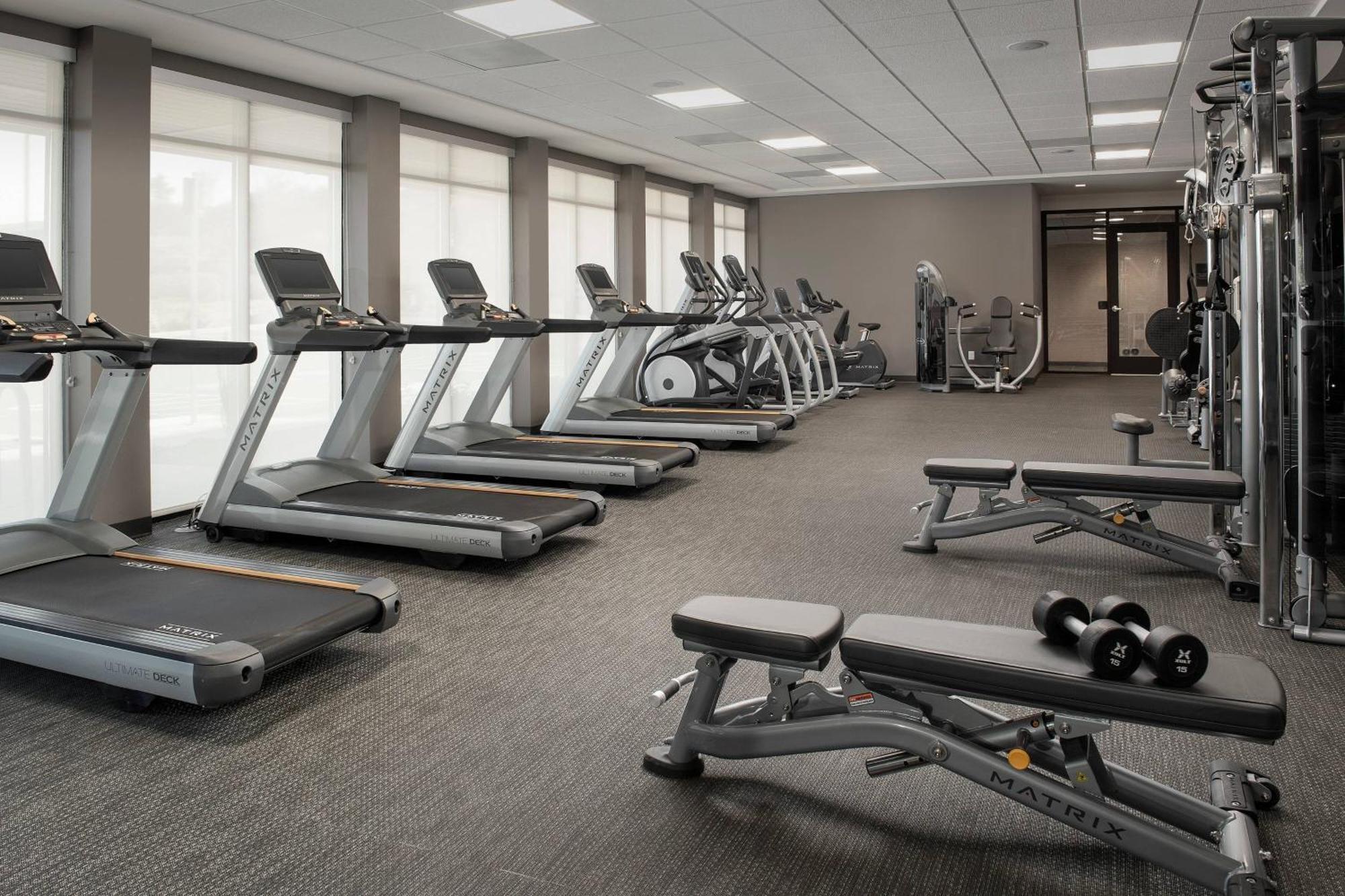 Готель Courtyard Portland East Fairview Екстер'єр фото