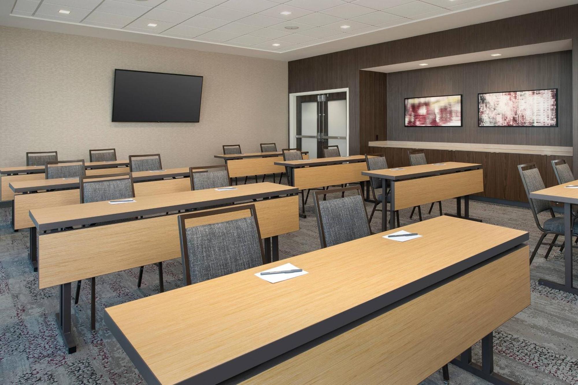Готель Courtyard Portland East Fairview Екстер'єр фото