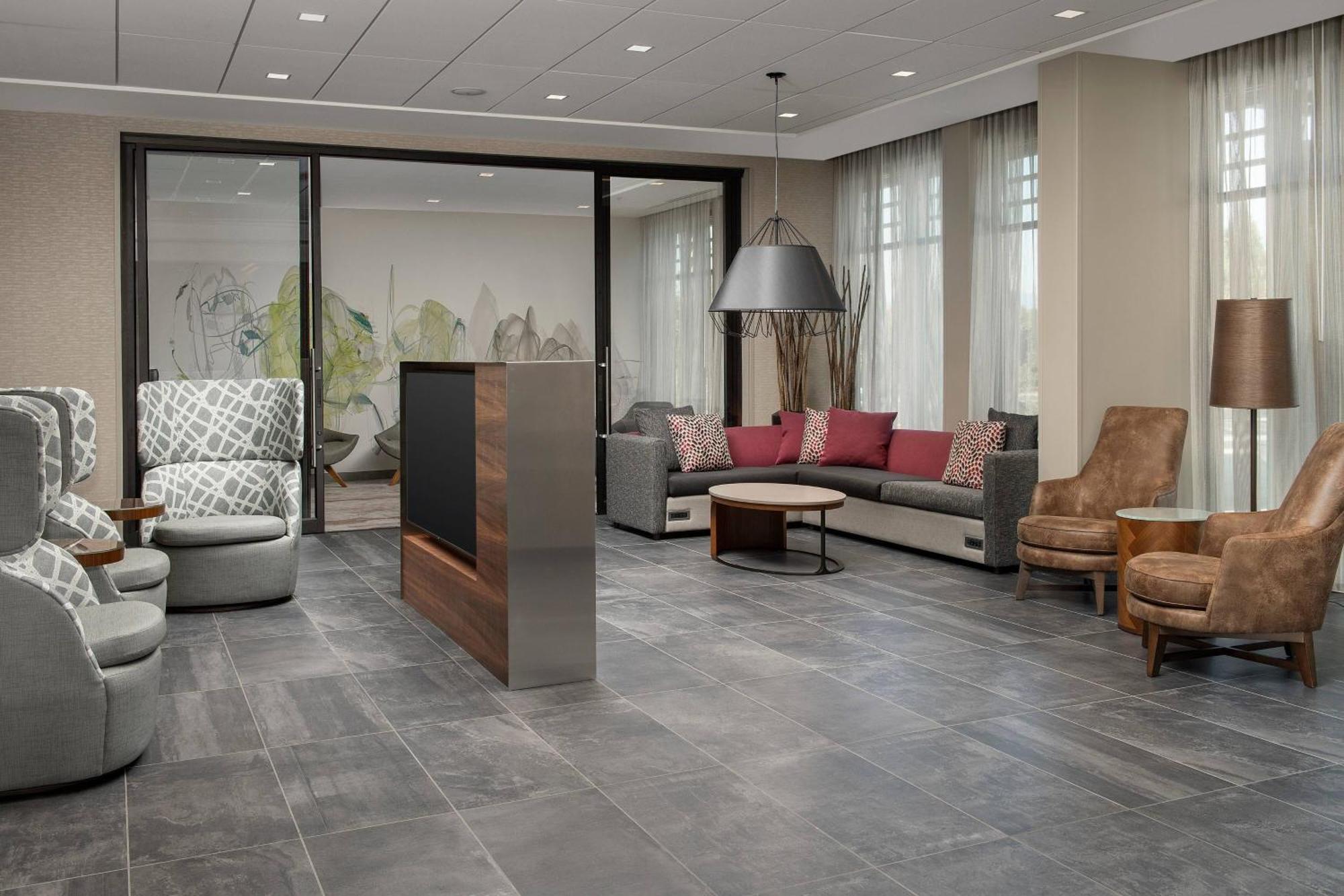 Готель Courtyard Portland East Fairview Екстер'єр фото